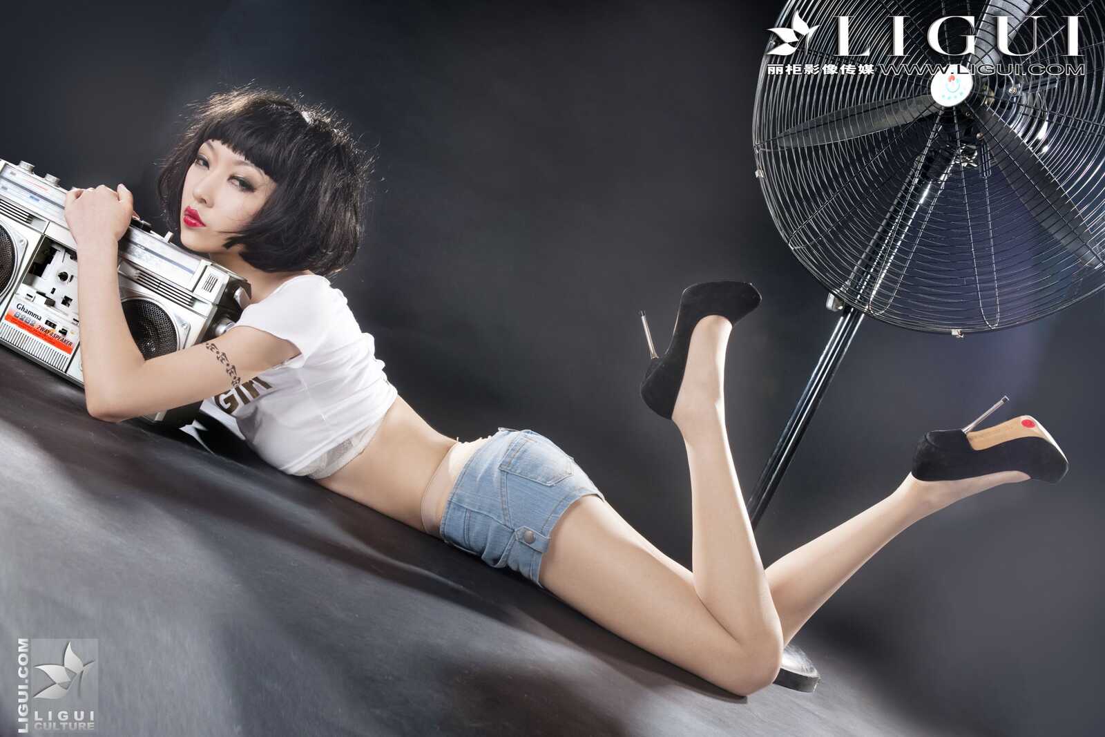 [丽柜贵足LiGui] Model 文欣《时尚牛仔热裤女郎》美第5张