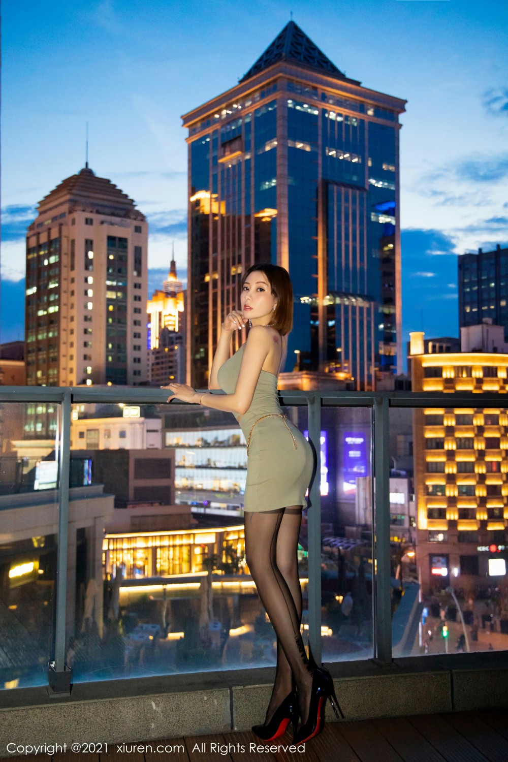 [XiuRen秀人网] 2021.07.19 No.3683 果儿Victoria第2张
