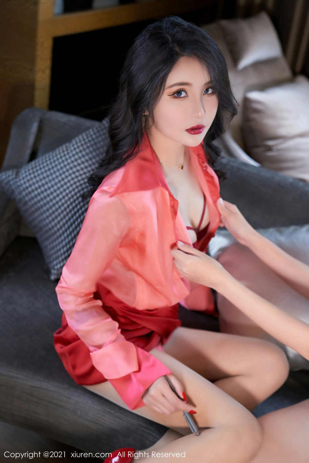 [XiuRen秀人网] 2021.09.08 No.3915 Emily尹菲第1张