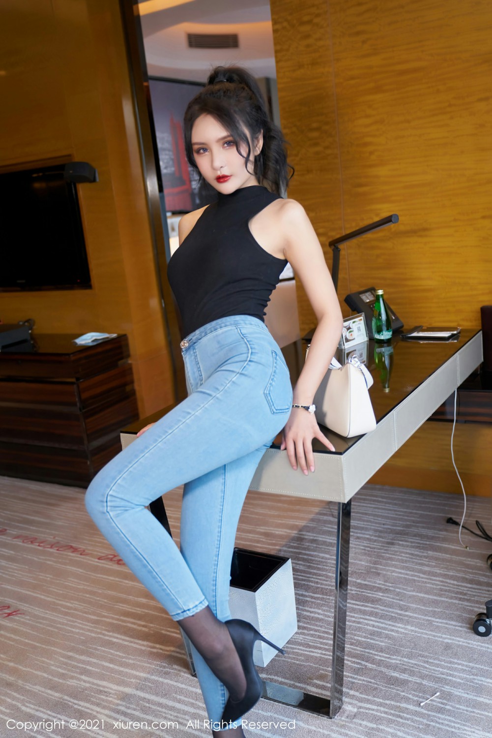 [XiuRen秀人网] 2021.09.22 No.3976 Emily尹菲第3张