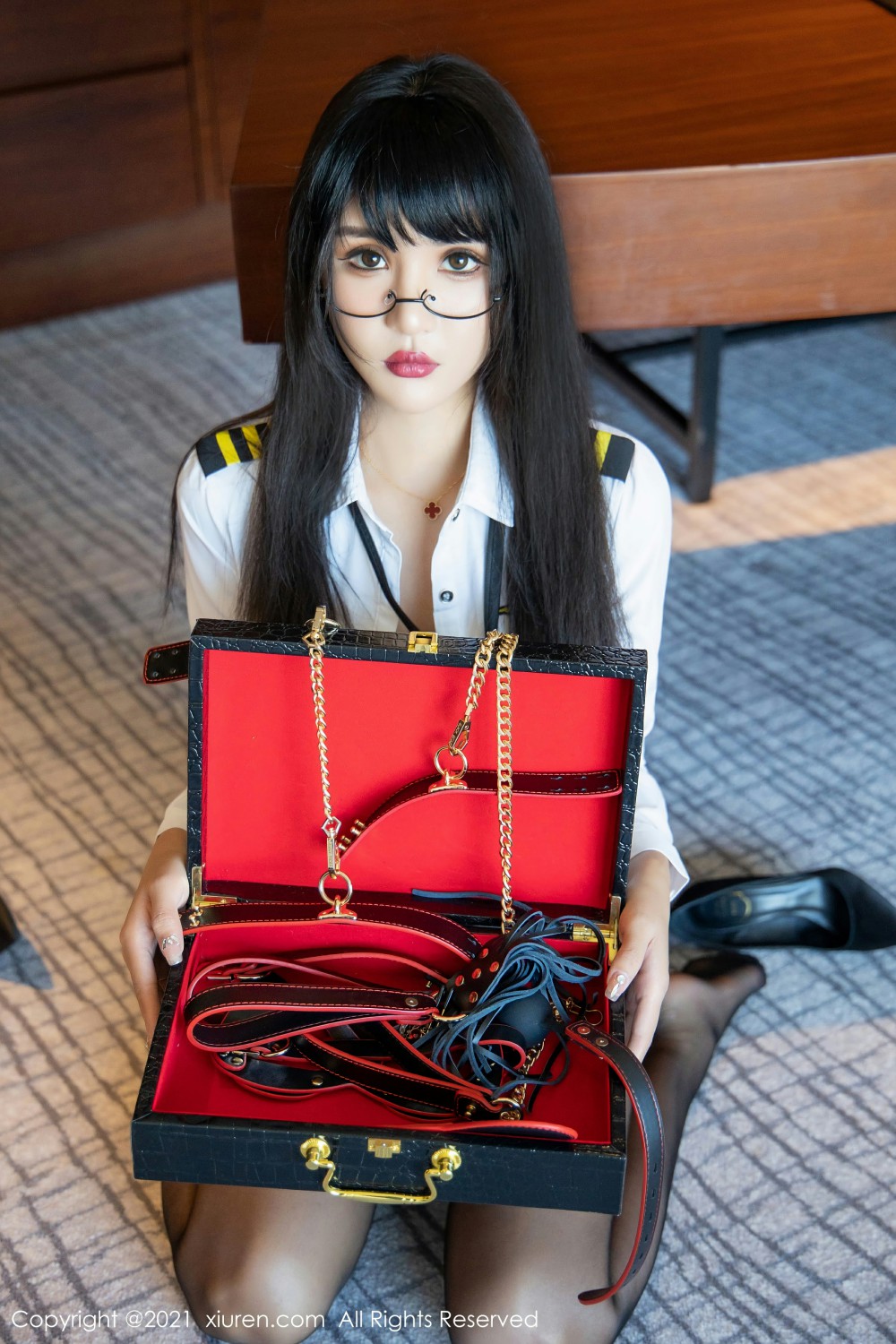 [XiuRen秀人网] 2021.11.12 No.4207 Emily尹菲第4张