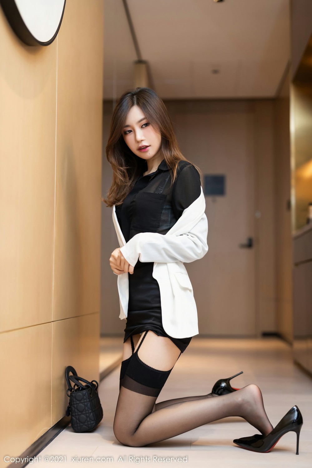 [XiuRen秀人网] 2021.11.30 No.4285 绮里嘉ula 迷人秘书第3张