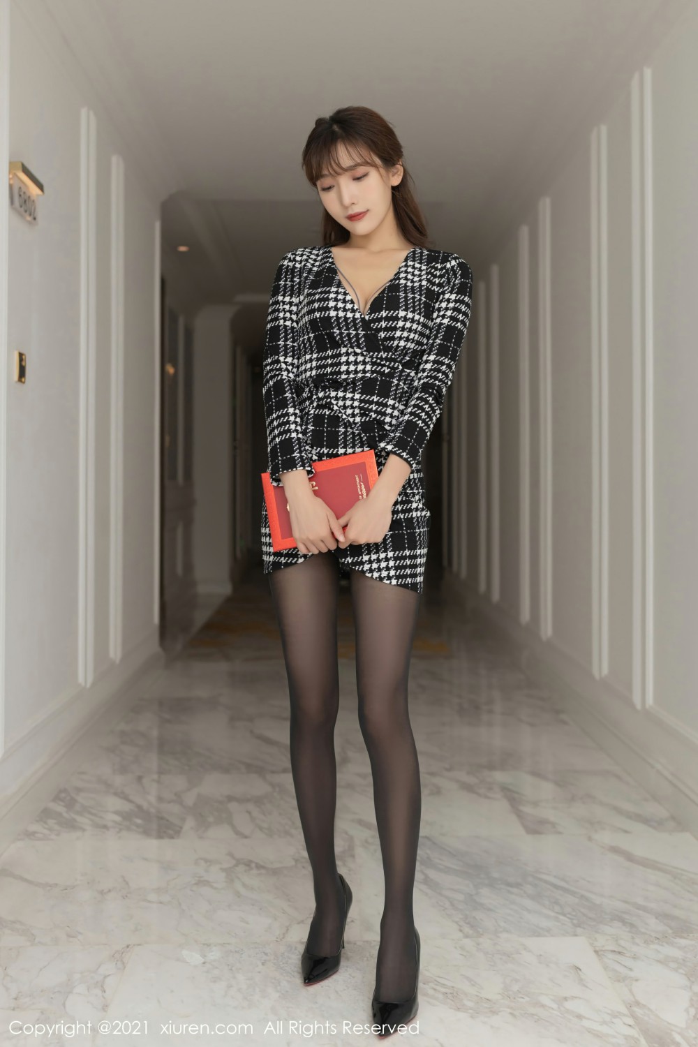 [XiuRen秀人网] 2021.12.02 No.4292 陆萱萱 黑丝诱惑第3张