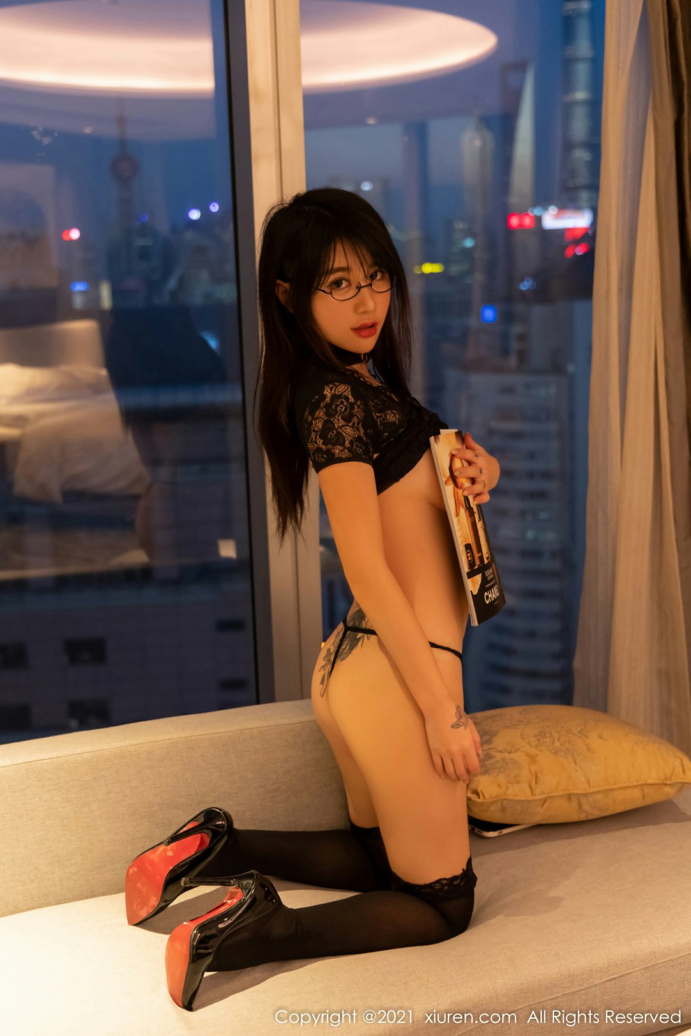 [XiuRen秀人网] 2021.12.09 No.4317 美七 Mia 魅惑黑丝第10张