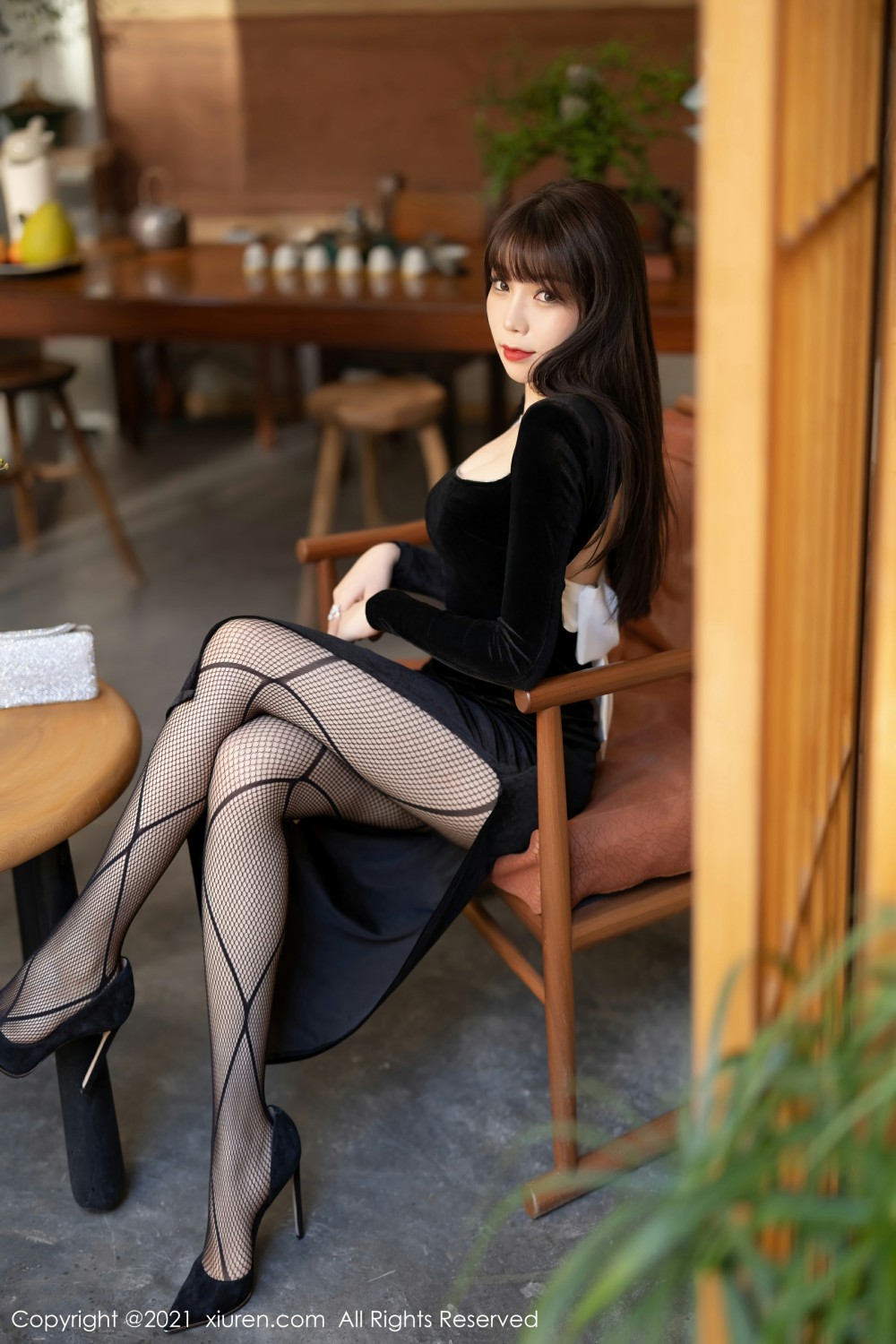[XiuRen秀人网] 2021.12.09 No.4322 芝芝Booty 妩媚动人第3张