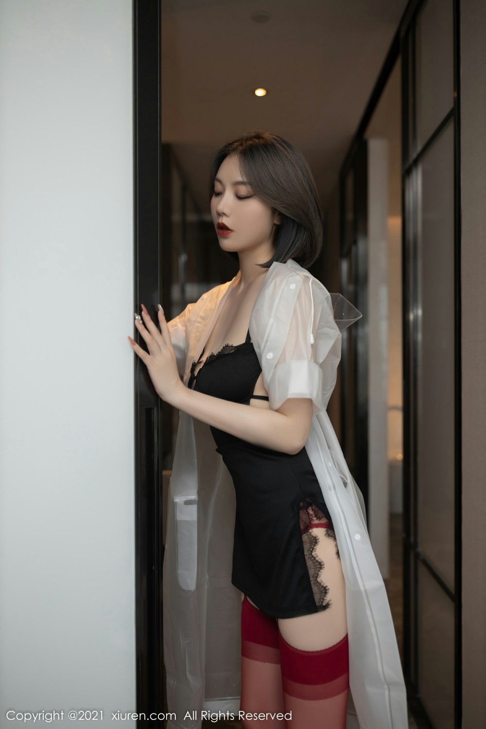 [XiuRen秀人网] 2021.12.21 No.4362 安然Maleah 红色丝袜第2张