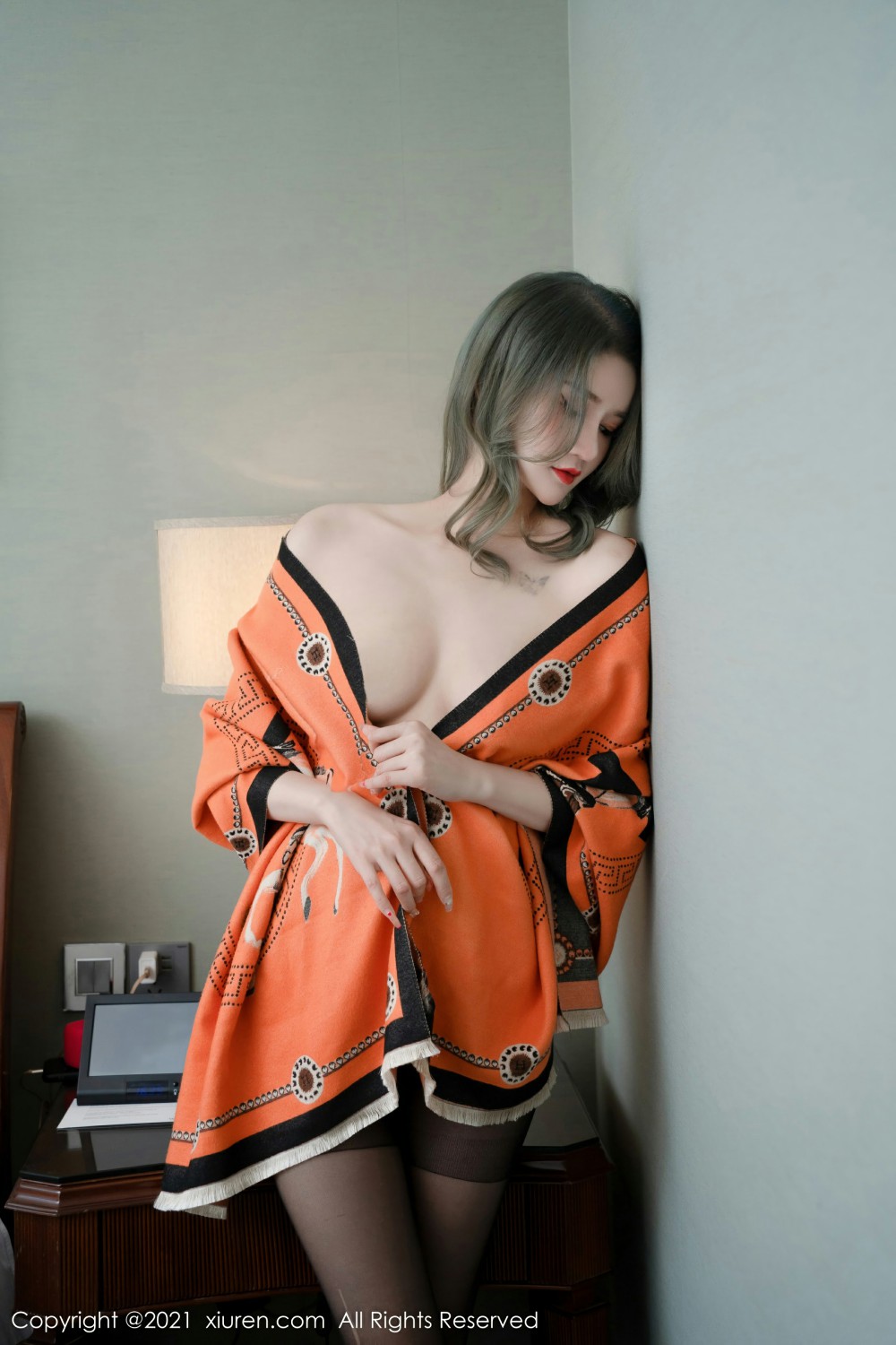 [XiuRen秀人网] 2021.12.23 No.4374 文芮jeninfer 橙色披风第7张