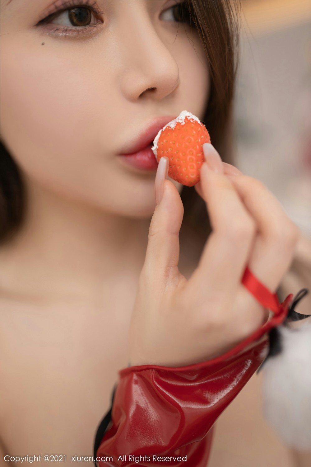 [XiuRen秀人网] 2021.12.24 No.4383 鱼子酱Fish 圣诞节写真第9张