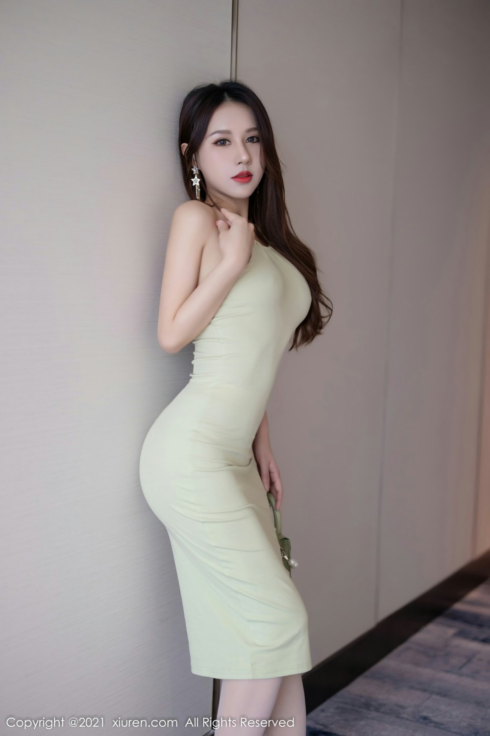 [XiuRen秀人网] 2021.12.28 No.4391 徐安安 丰腴御姐第2张
