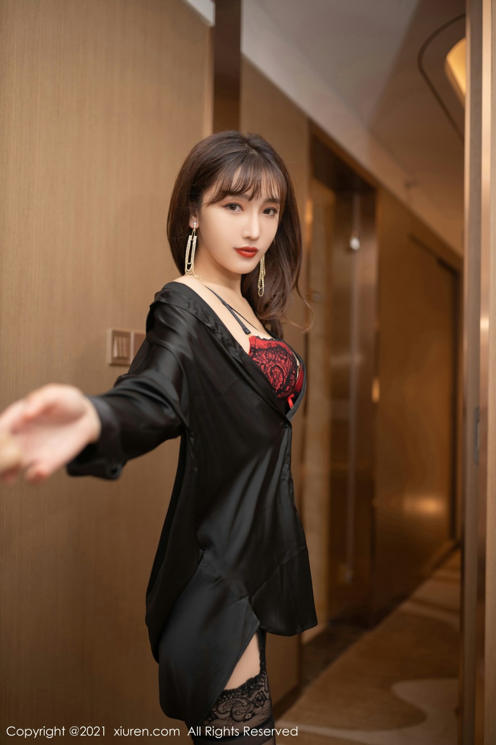 [XiuRen秀人网] 2021.12.28 No.4396 陆萱萱 身姿妩媚第9张