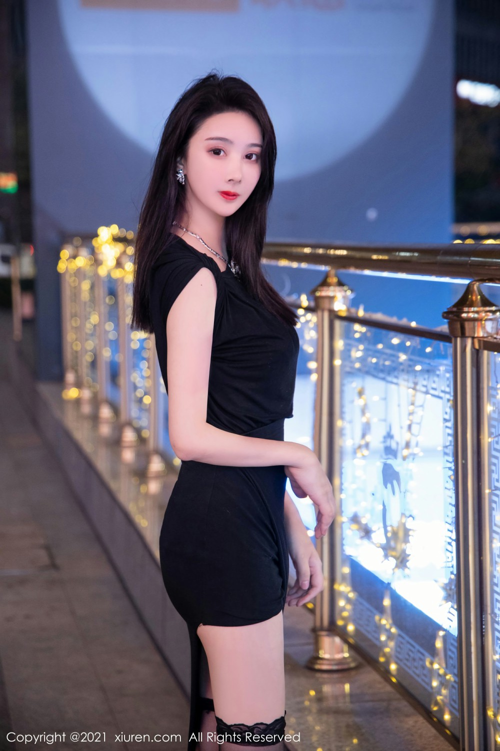 [XiuRen秀人网] 2021.12.29 No.4400 summer宝宝 黑色长裙第1张