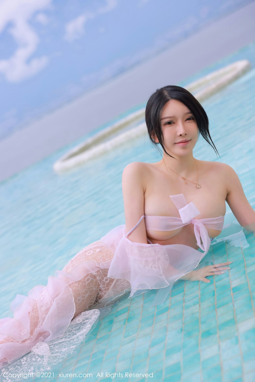 [XiuRen秀人网] 2021.12.29 No.4401 玉兔miki 透明长裙第5张