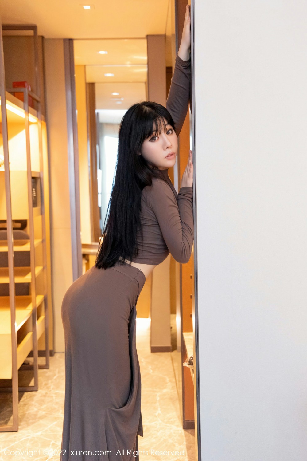 [XiuRen秀人网] 2022.01.04 No.4418 徐媛媛 诱人黑丝第2张