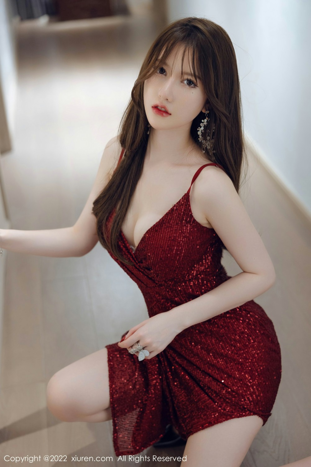 [XiuRen秀人网] 2022.01.06 No.4429 美桃酱 红色长裙第7张