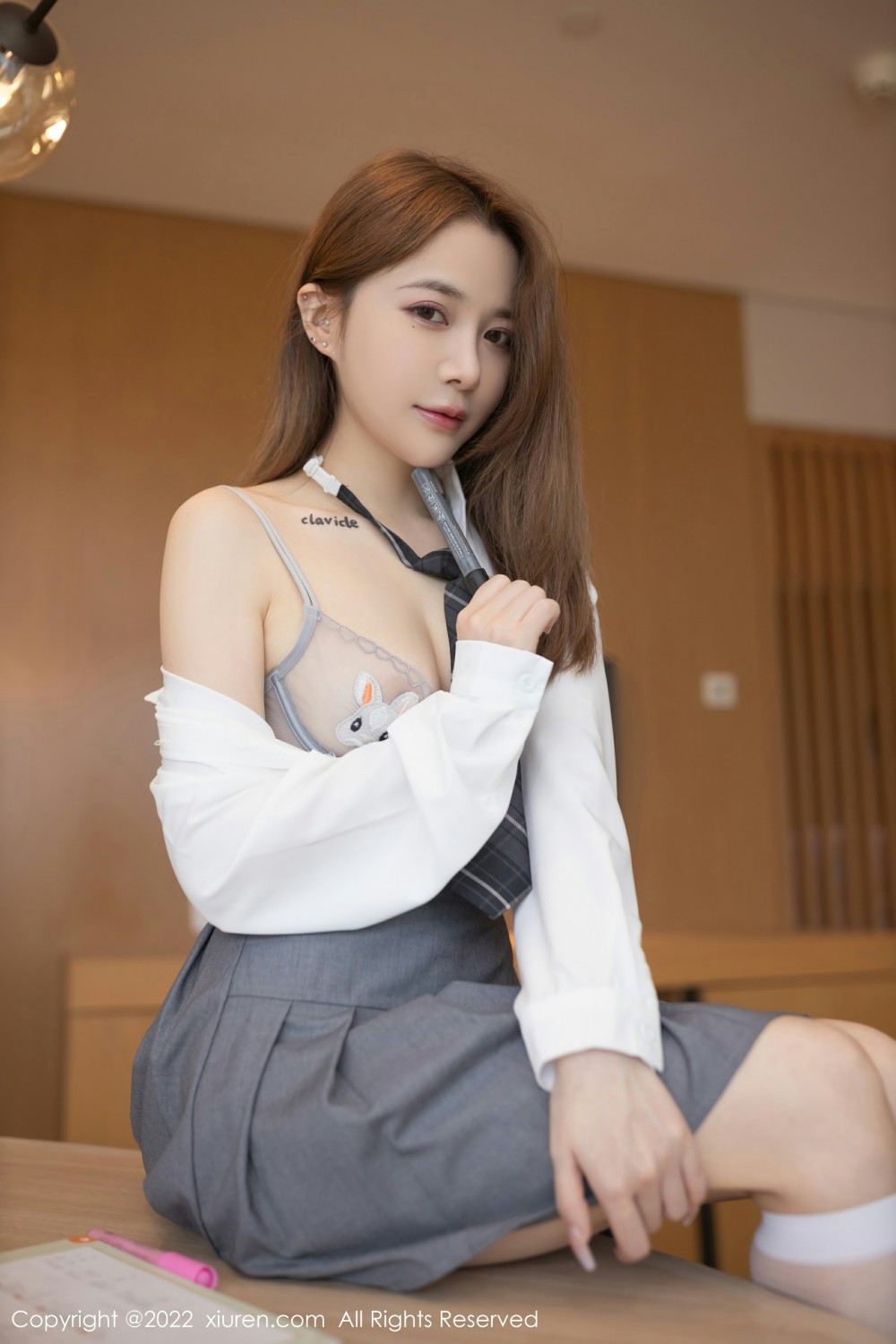 [XiuRen秀人网] 2022.01.07 No.4436 鱼子酱Fish 制服诱惑第5张