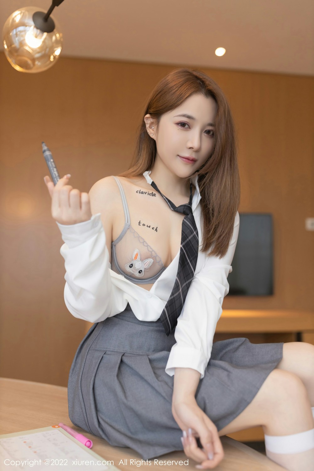 [XiuRen秀人网] 2022.01.07 No.4436 鱼子酱Fish 制服诱惑第5张