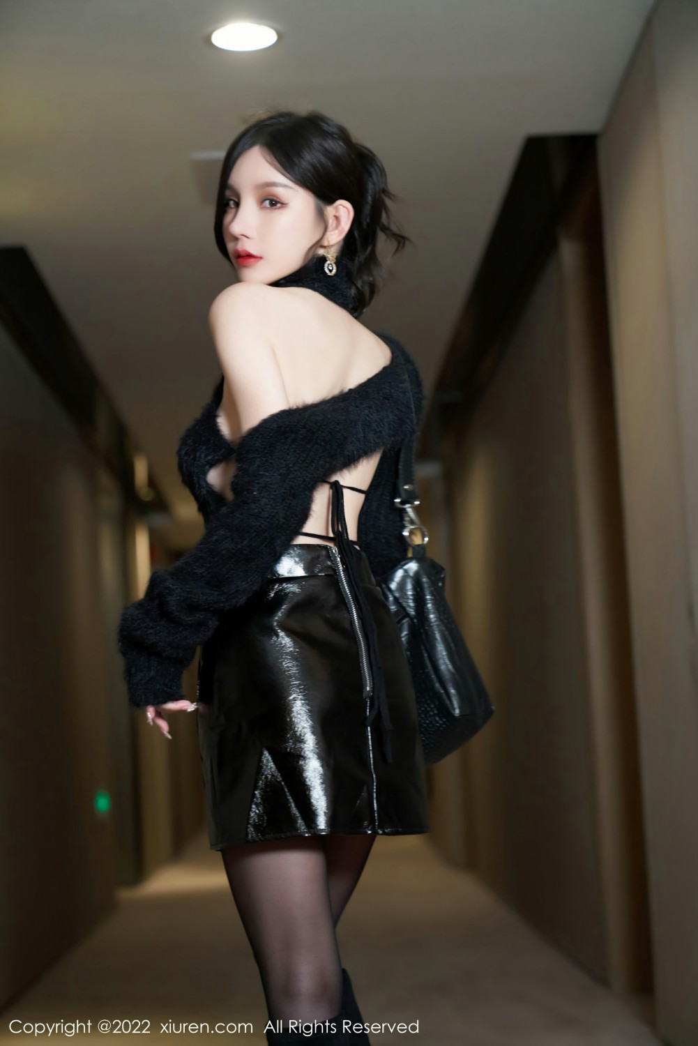 [XiuRen秀人网] 2022.01.07 No.4437 周于希Sally 诱人黑丝第1张