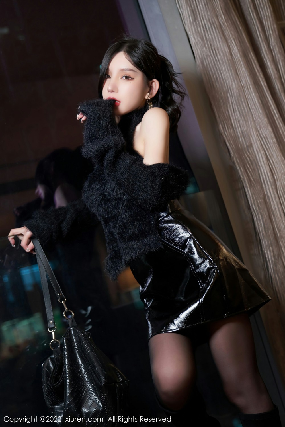 [XiuRen秀人网] 2022.01.07 No.4437 周于希Sally 诱人黑丝第4张
