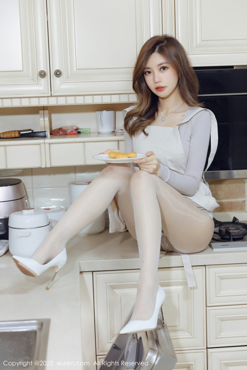 [XiuRen秀人网] 2022.01.07 No.4438 绮里嘉ula 小厨娘第1张