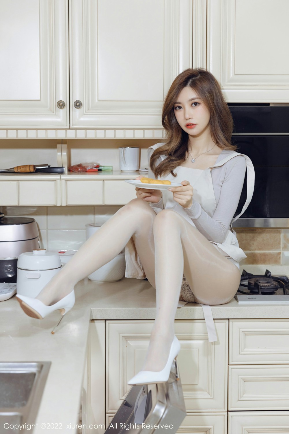 [XiuRen秀人网] 2022.01.07 No.4438 绮里嘉ula 小厨娘第1张