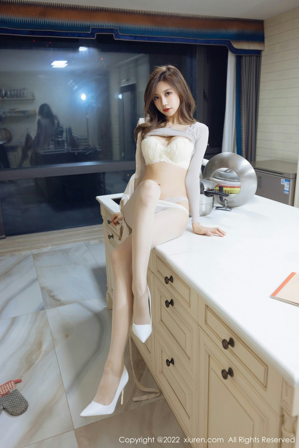 [XiuRen秀人网] 2022.01.07 No.4438 绮里嘉ula 小厨娘第1张