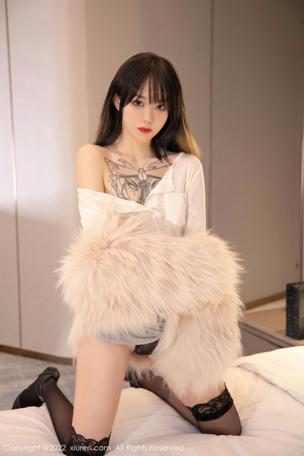 [XiuRen秀人网] 2022.01.10 No.4441 奶瓶. 黑丝美腿第3张