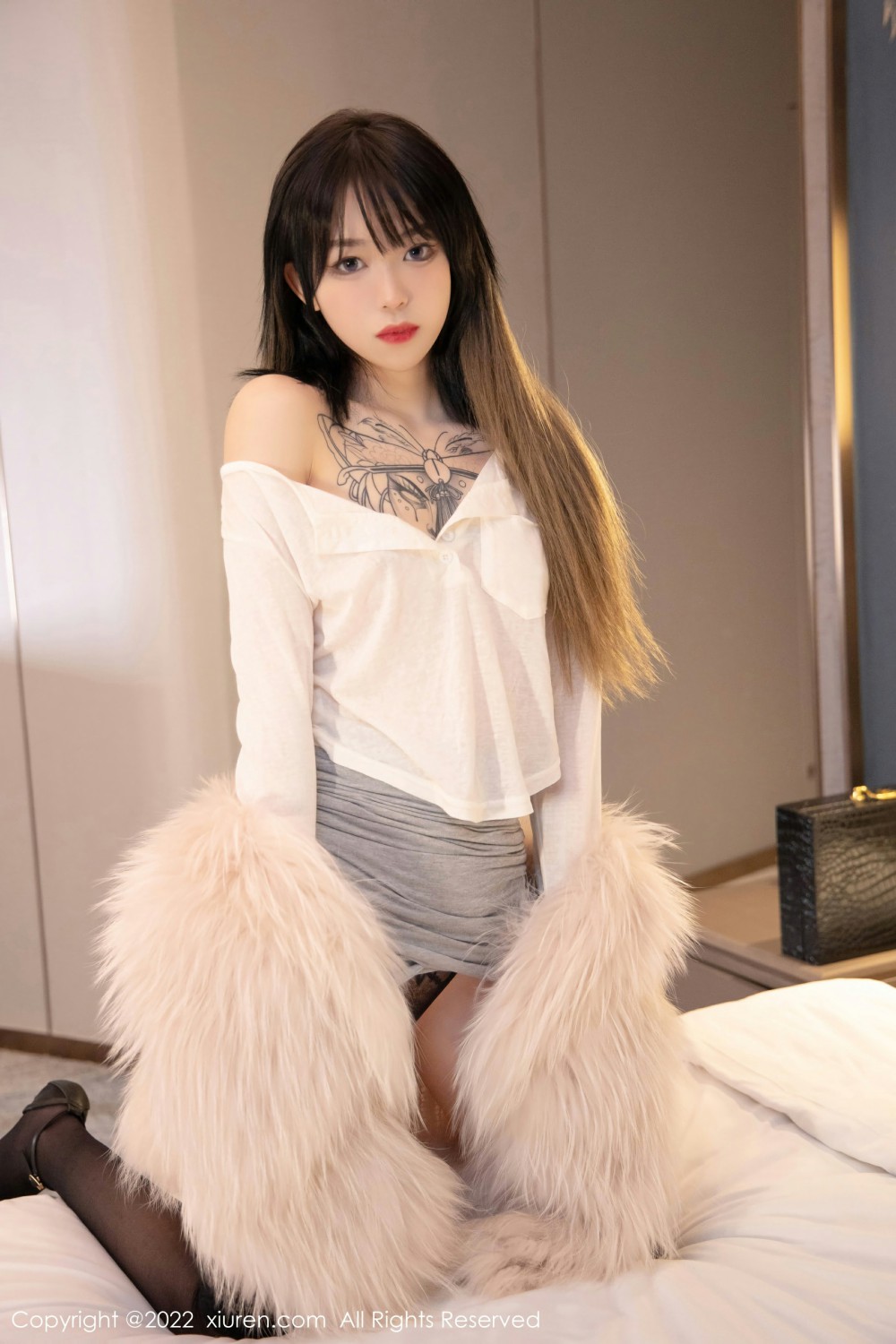 [XiuRen秀人网] 2022.01.10 No.4441 奶瓶. 黑丝美腿第3张