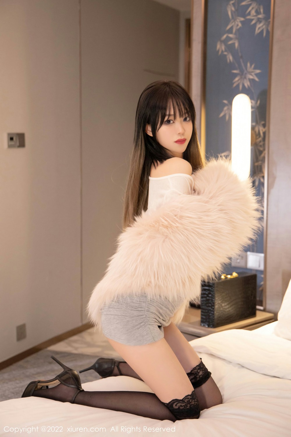 [XiuRen秀人网] 2022.01.10 No.4441 奶瓶. 黑丝美腿第4张