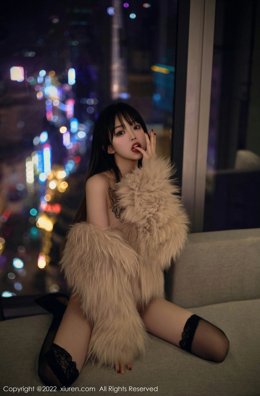 [XiuRen秀人网] 2022.01.10 No.4441 奶瓶. 黑丝美腿第5张