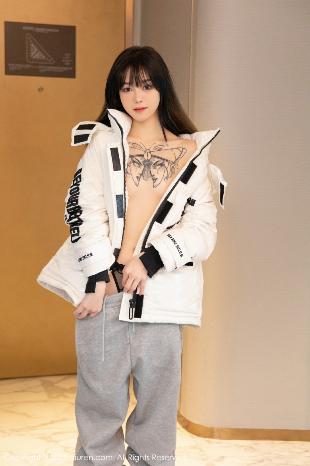 [XiuRen秀人网] 2022.01.17 No.4470 奶瓶. 极致美腿第3张