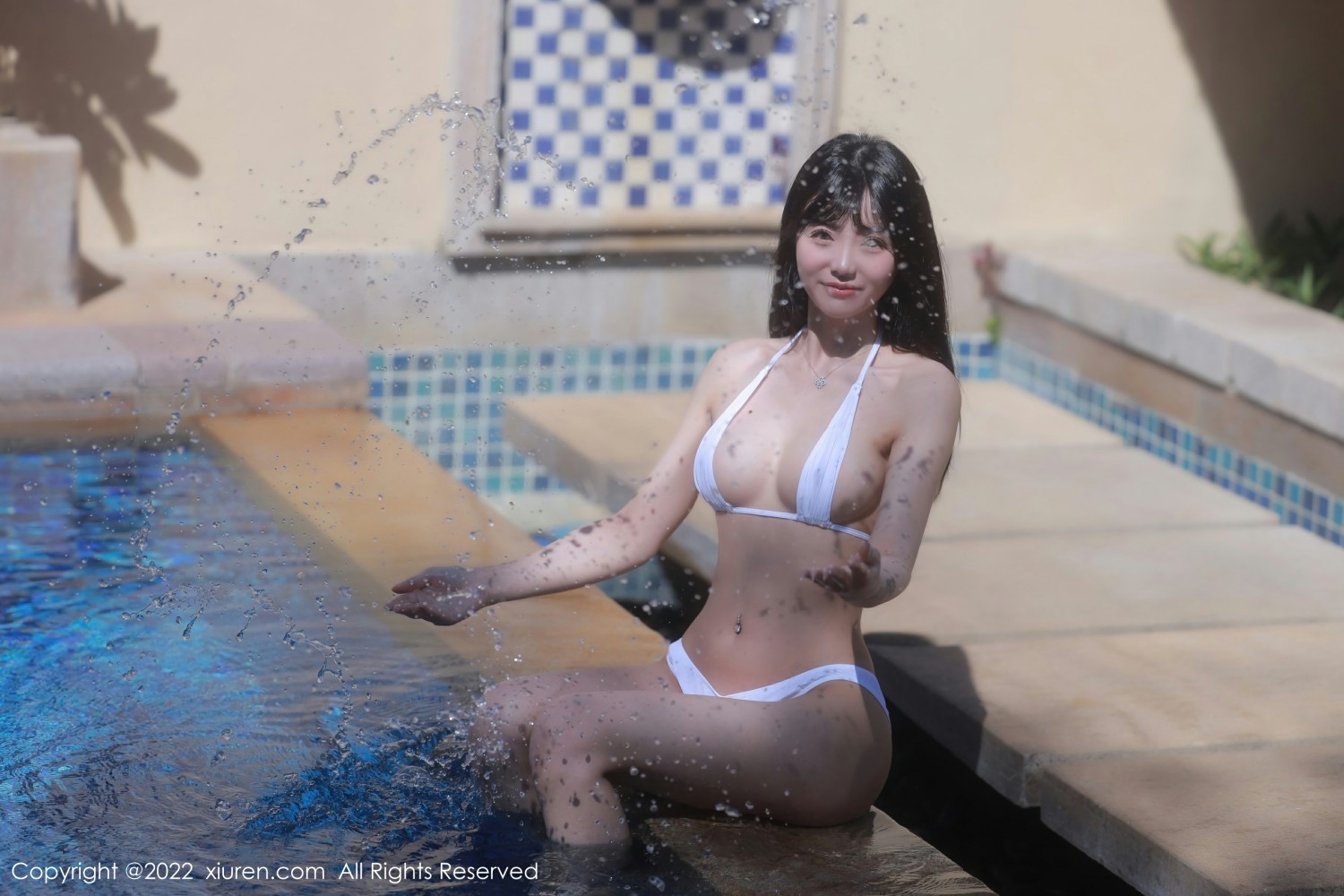 [XiuRen秀人网] 2022.01.17 No.4471 佘贝拉bella 泳池写真第2张