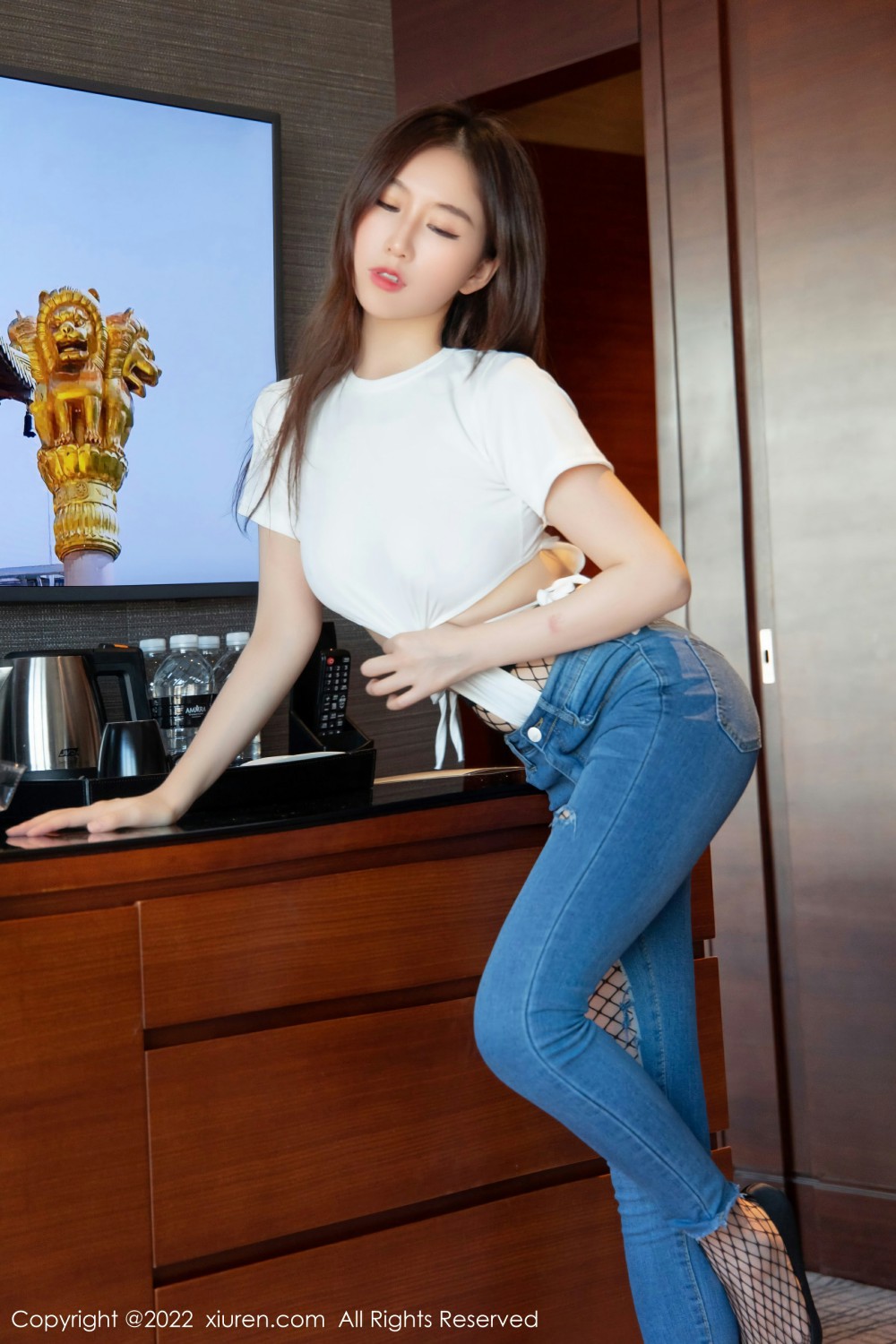 [XiuRen秀人网] 2022.01.19 No.4481 月音瞳 丝袜美腿第3张