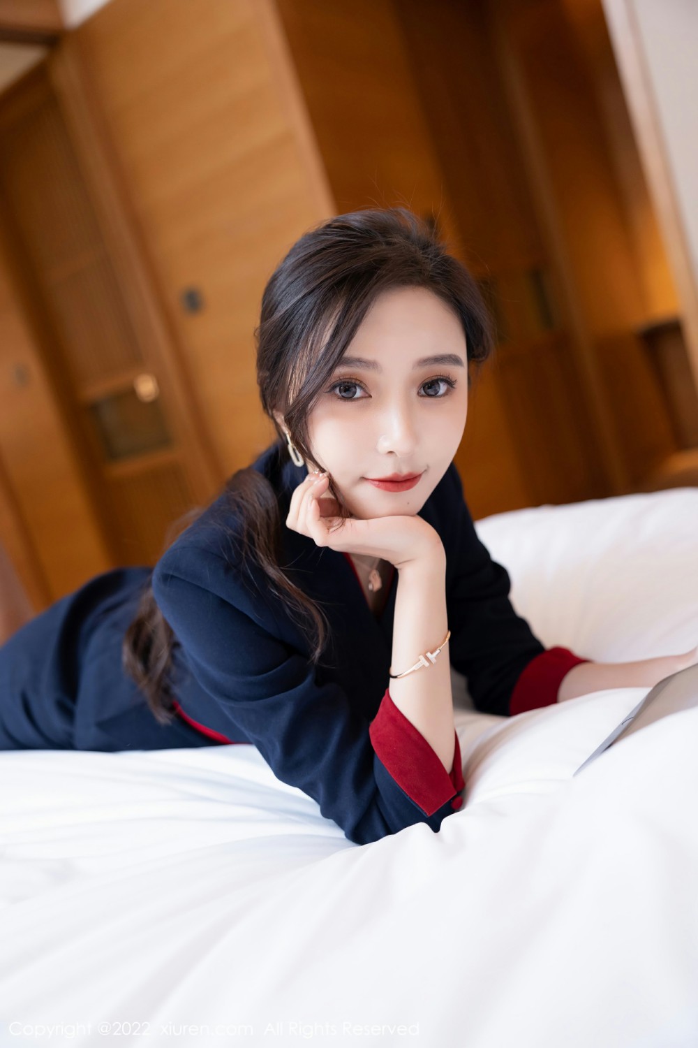 [XiuRen秀人网] 2022.01.21 No.4500 王馨瑶yanni 性感职业装第4张