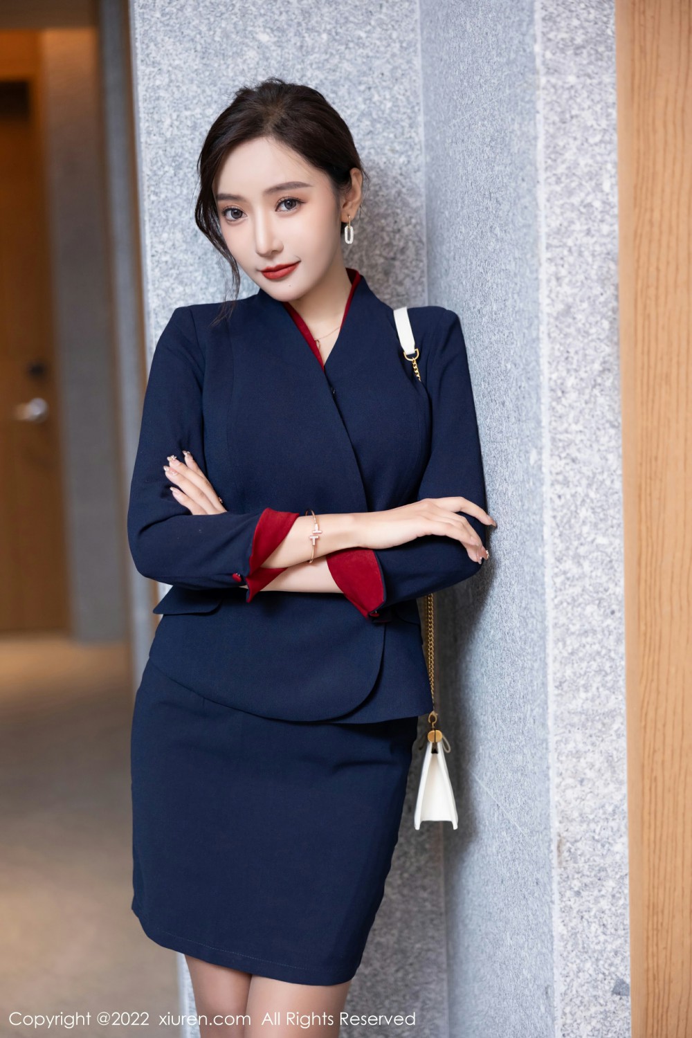 [XiuRen秀人网] 2022.01.21 No.4500 王馨瑶yanni 性感职业装第2张
