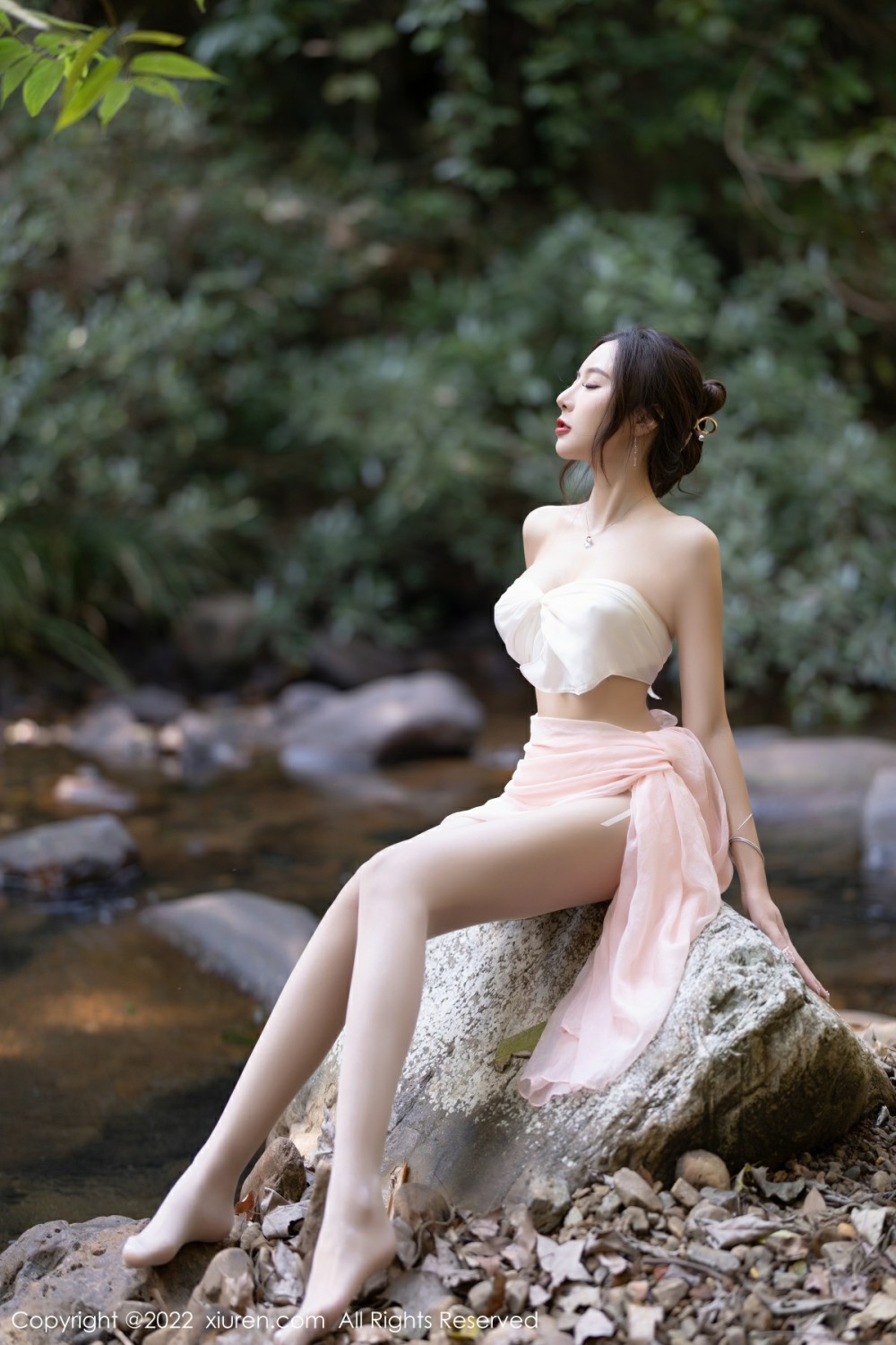 [XiuRen秀人网] 2022.01.25 No.4511 王馨瑶yanni 户外写真第1张