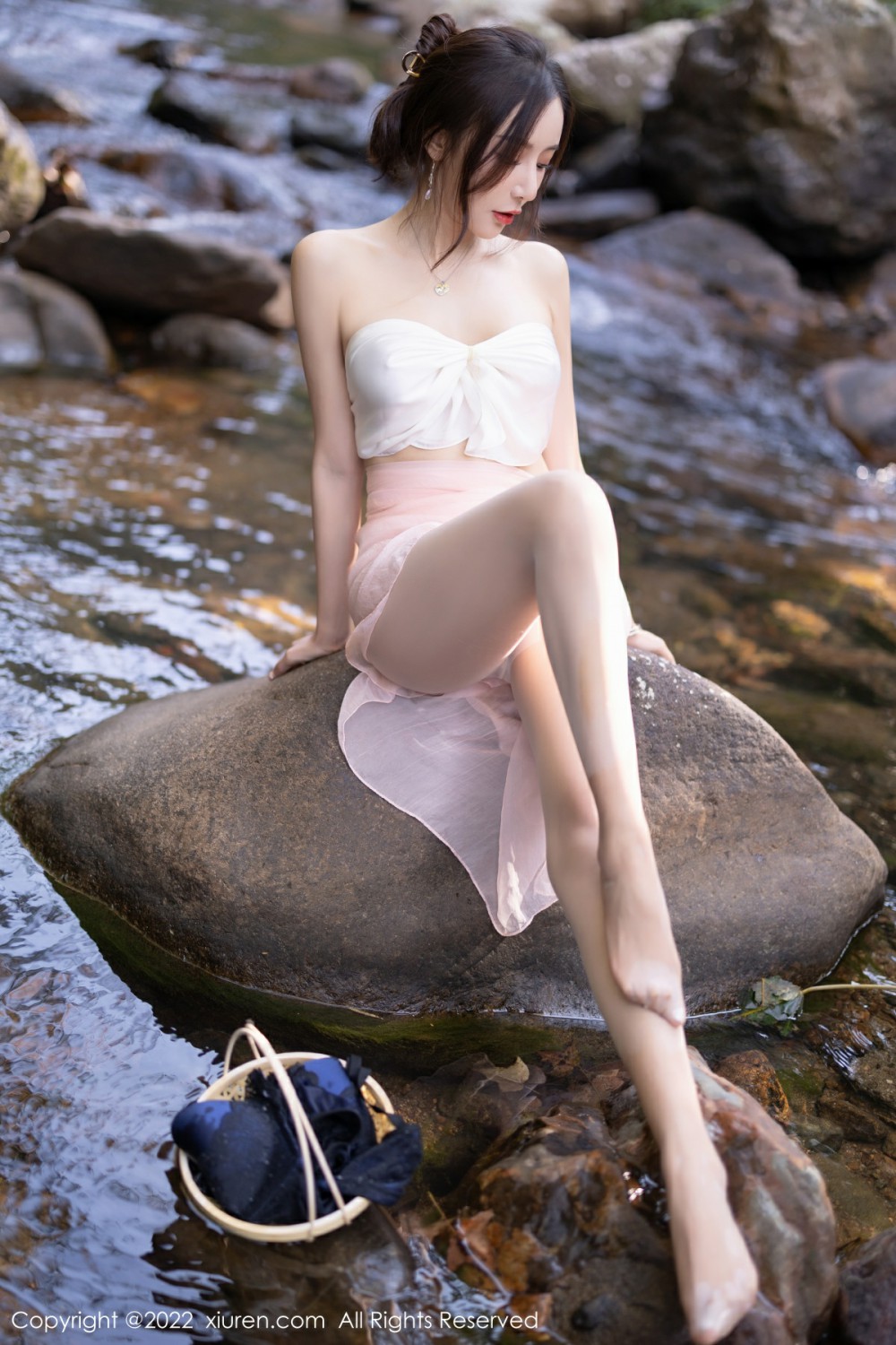 [XiuRen秀人网] 2022.01.25 No.4511 王馨瑶yanni 户外写真第8张