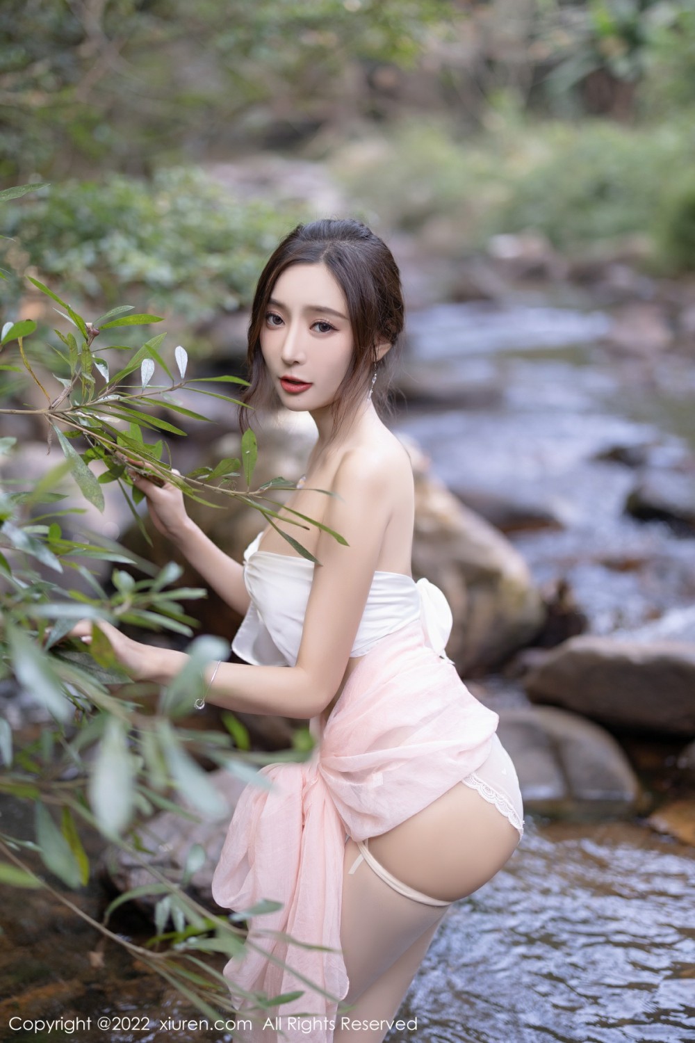 [XiuRen秀人网] 2022.01.25 No.4511 王馨瑶yanni 户外写真第11张