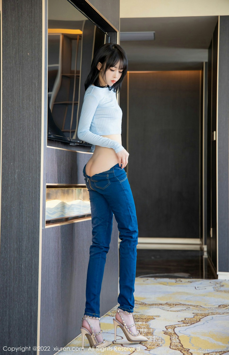 [XiuRen秀人网] 2022.02.15 No.4584 奶瓶. 极致美腿第4张