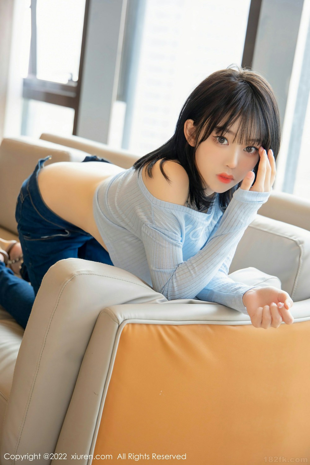 [XiuRen秀人网] 2022.02.15 No.4584 奶瓶. 极致美腿第12张