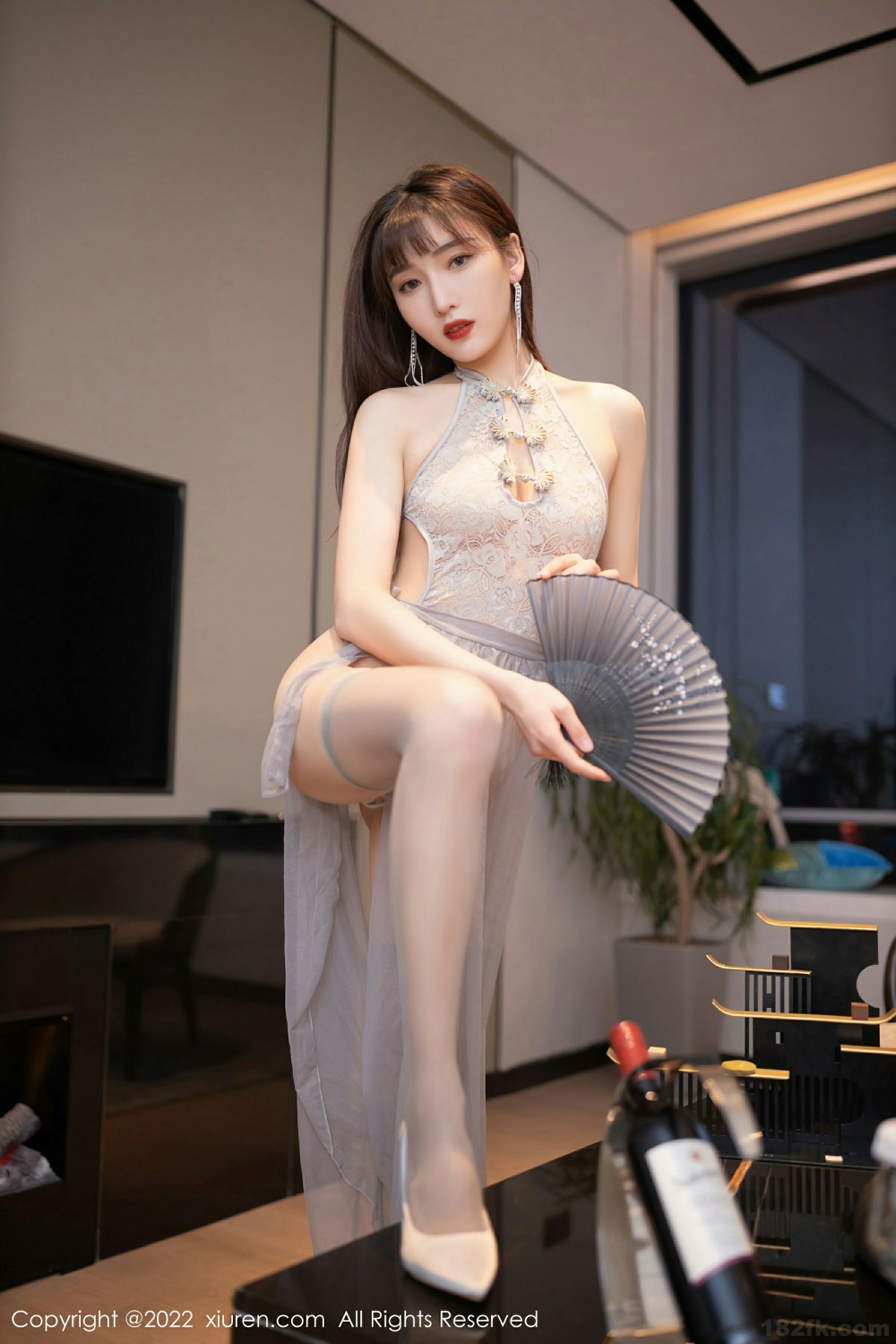 [XiuRen秀人网] 2022.02.16 No.4592 陆萱萱 灰色丝袜第4张