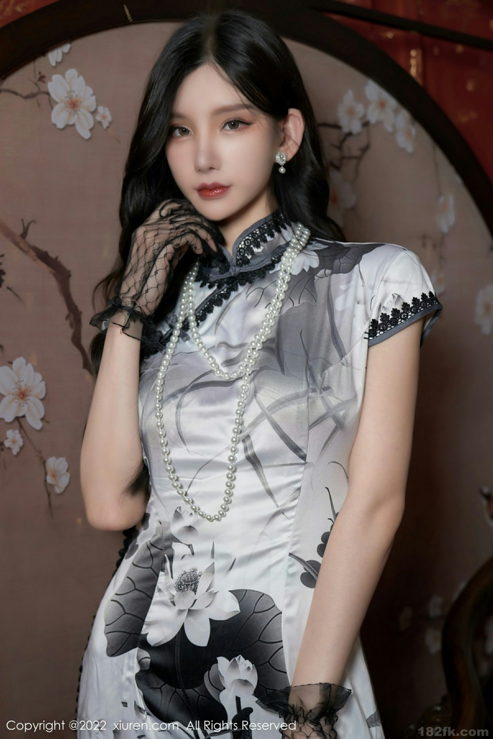 [XiuRen秀人网] 2022.02.18 No.4608 周于希Sally 水墨长裙第1张