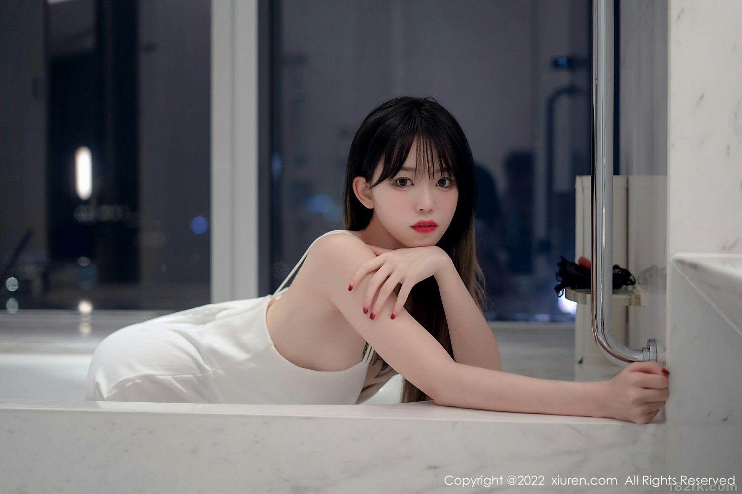 [XiuRen秀人网] 2022.02.21 No.4611 奶瓶. 极致美腿第4张