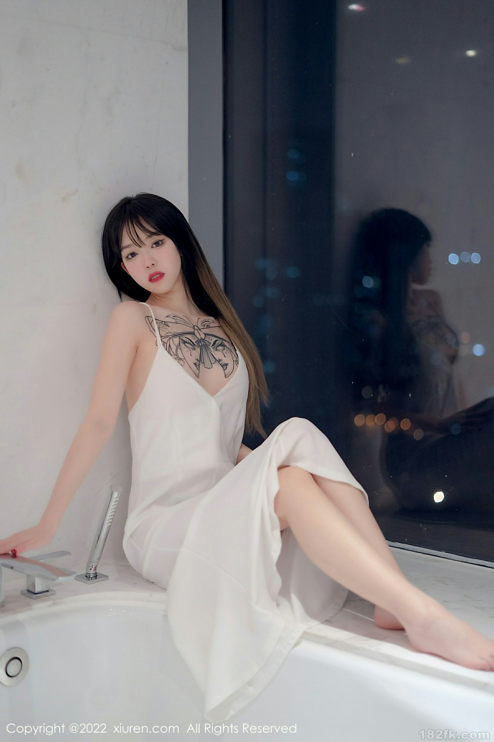 [XiuRen秀人网] 2022.02.21 No.4611 奶瓶. 极致美腿第4张