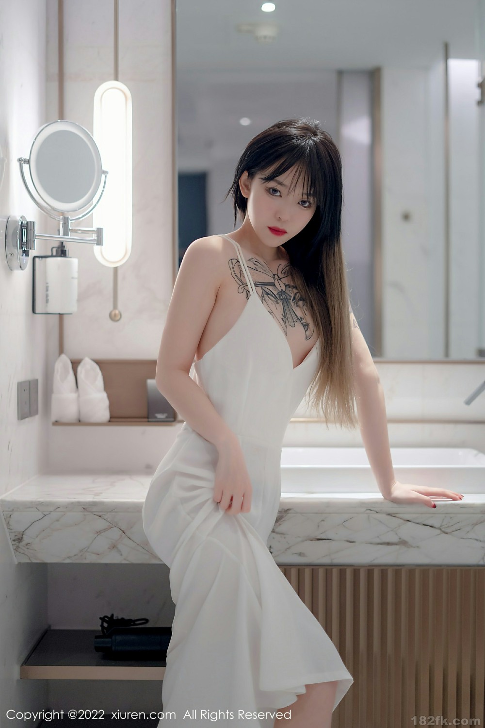 [XiuRen秀人网] 2022.02.21 No.4611 奶瓶. 极致美腿第6张