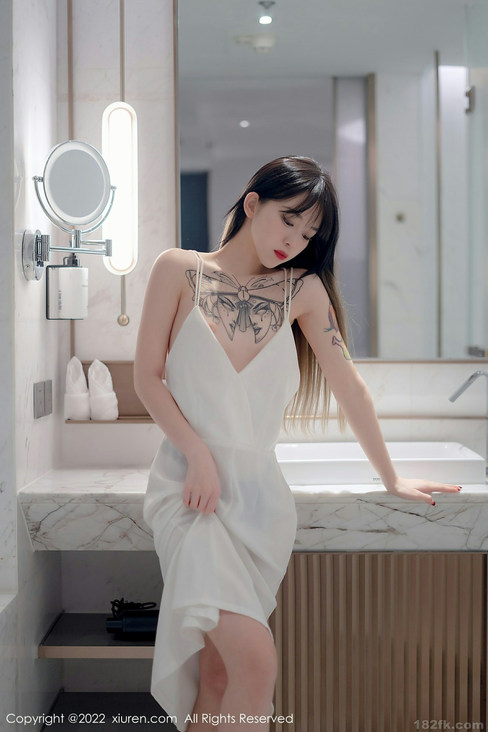 [XiuRen秀人网] 2022.02.21 No.4611 奶瓶. 极致美腿第6张
