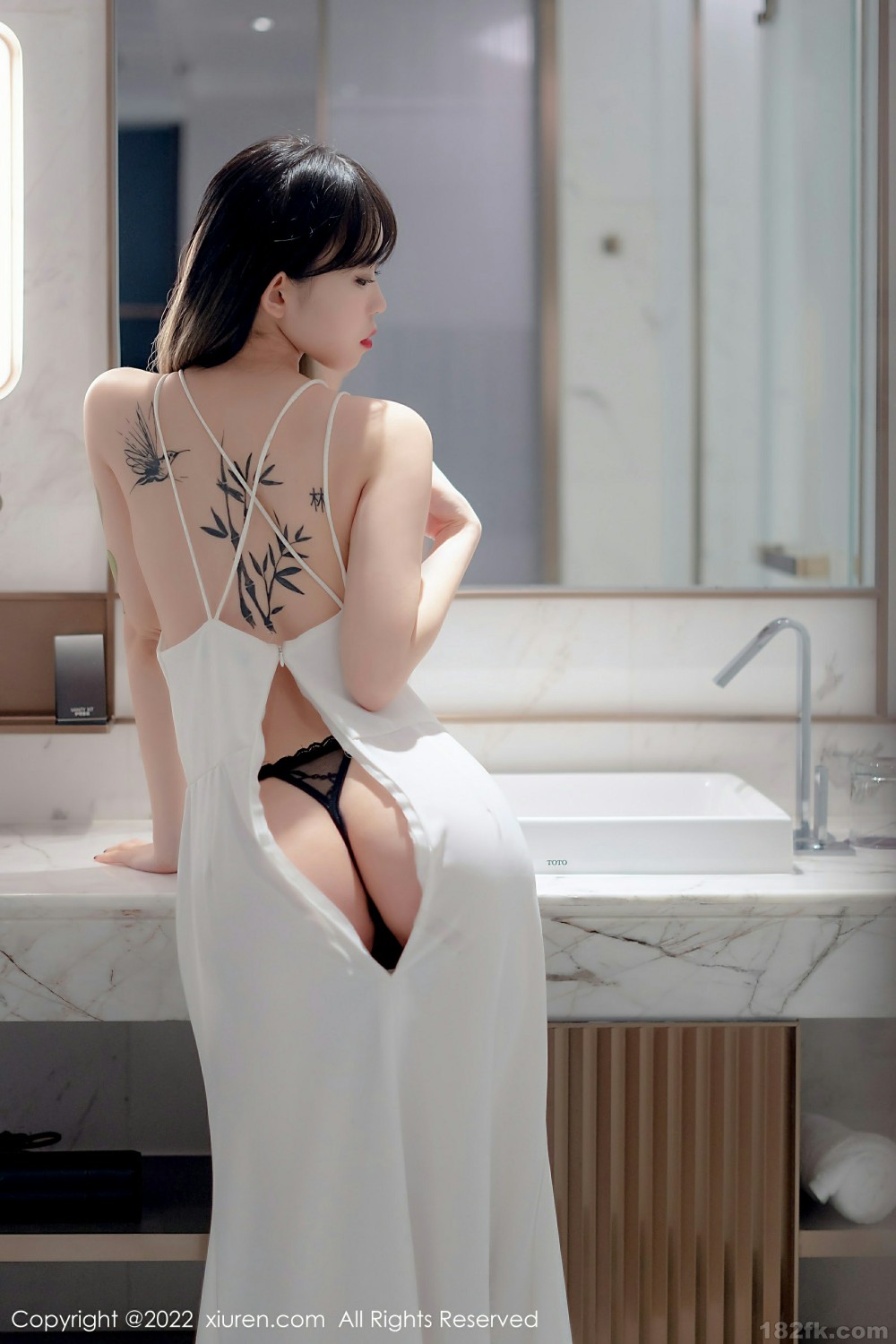 [XiuRen秀人网] 2022.02.21 No.4611 奶瓶. 极致美腿第8张
