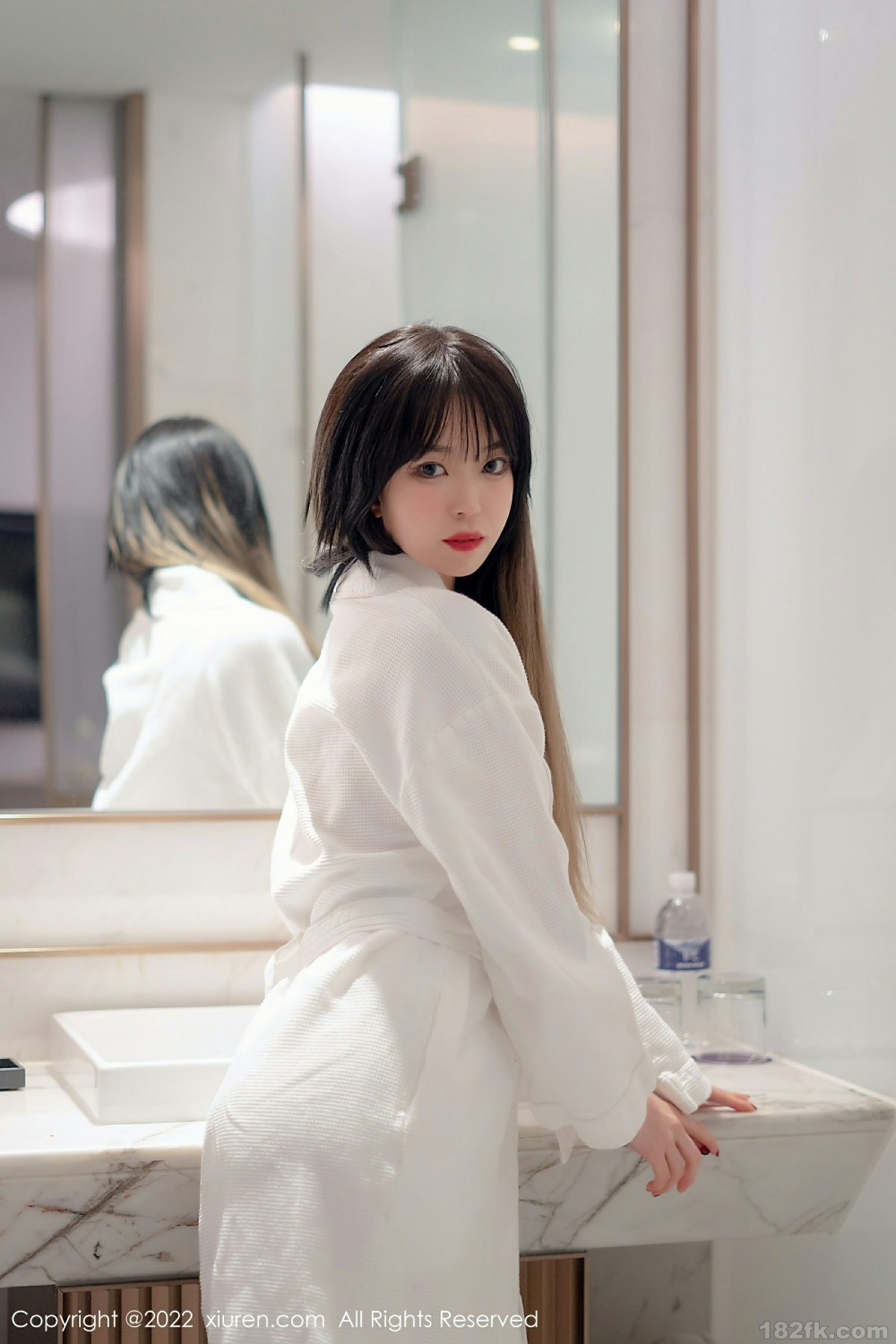 [XiuRen秀人网] 2022.02.21 No.4611 奶瓶. 极致美腿第1张