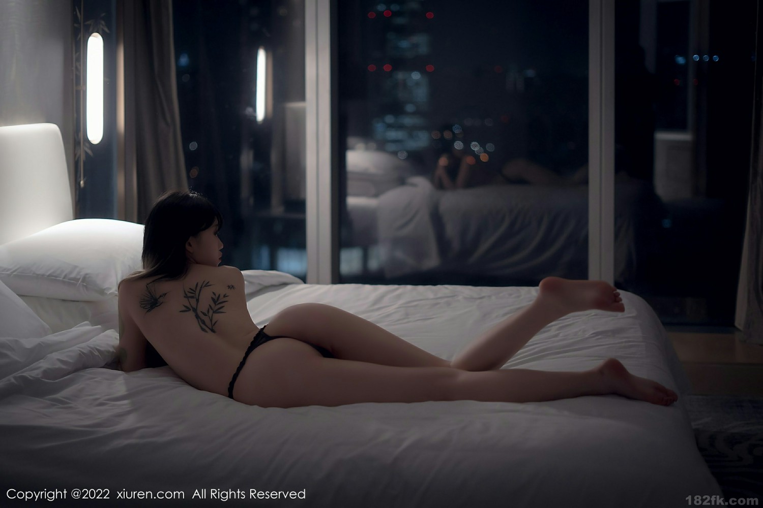 [XiuRen秀人网] 2022.02.21 No.4611 奶瓶. 极致美腿第9张