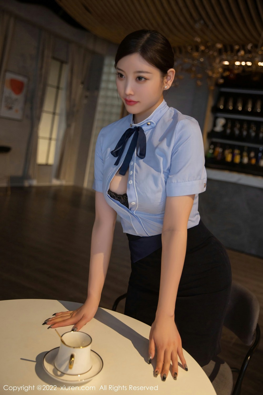 [XiuRen秀人网] 2022.02.23 No.4627 杨晨晨Yome 咖啡店员第1张