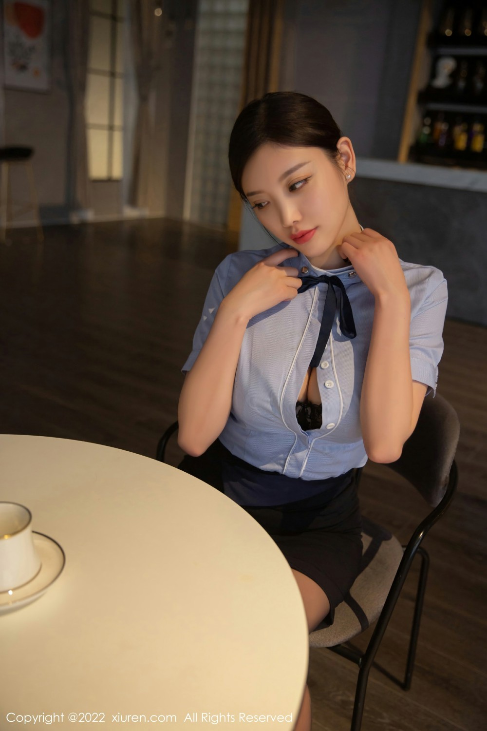 [XiuRen秀人网] 2022.02.23 No.4627 杨晨晨Yome 咖啡店员第1张